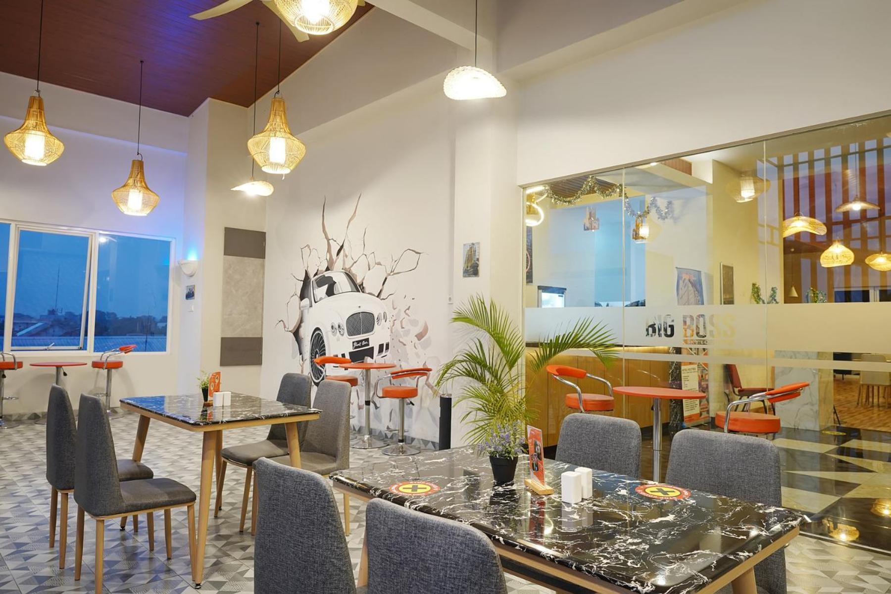 Front One Hotel Sragen Ngoại thất bức ảnh